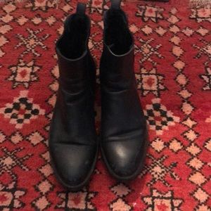 La Canadienne classic Chelsea boots